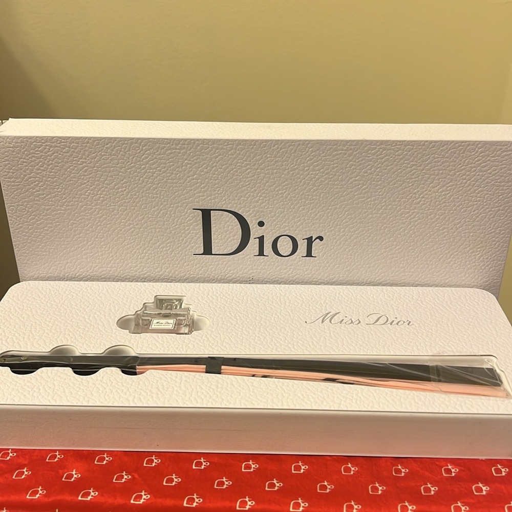 Brand New DIOR Miss Dior Fan - Picture 10 of 16